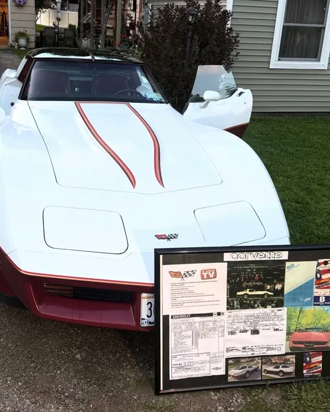 White and red Chevrolet Corvette
